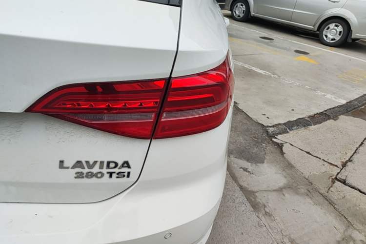 Used Volkswagen Lavida 2019 Hatchback 280TSI DSG Comfort Edition China VI Standard Exterior 3