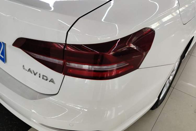 Used Volkswagen Lavida 2019 1.5L Automatic Comfort Edition China VI Standard Exterior 3