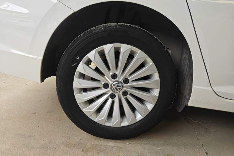 Used Volkswagen Lavida 2019 1.5L Automatic Vision Edition China VI Standard Exterior 3