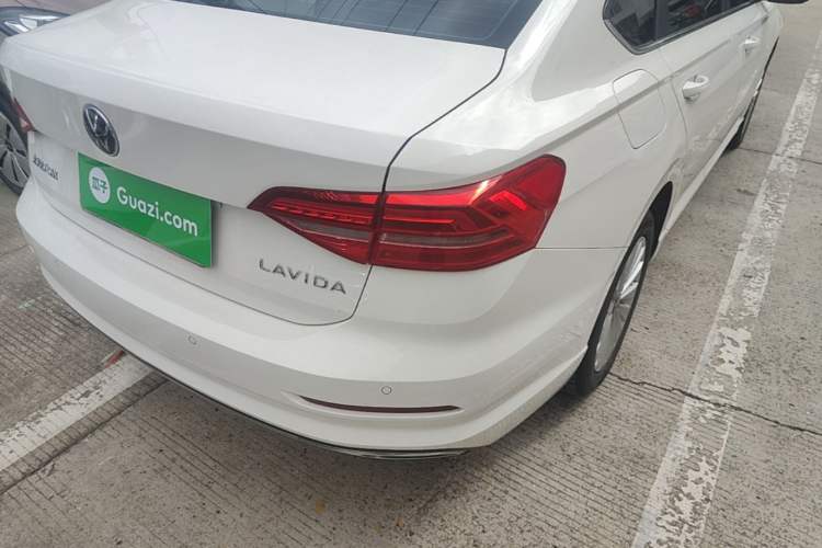 Used Volkswagen Lavida 2019 1.5L Automatic Comfort Edition China VI Standard Exterior 3