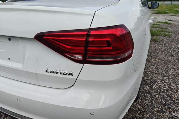 Used Volkswagen Lavida 2019 Lavida Start 1.5L Automatic Trendy Version China VI Standard Exterior 3