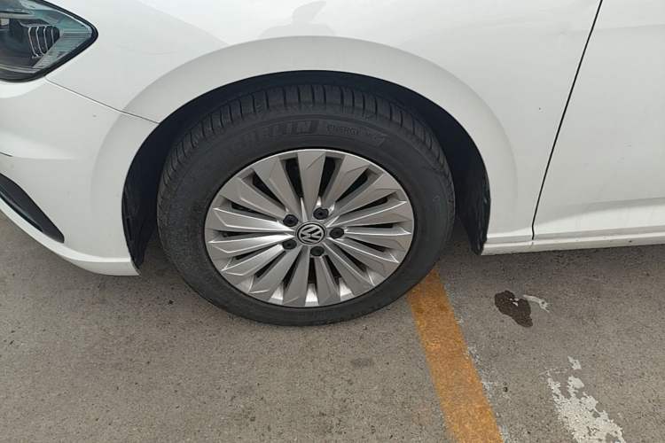Used Volkswagen Lavida 2019 1.5L Automatic Comfort Edition China VI Standard Exterior 4