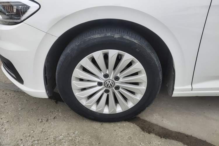 Used Volkswagen Lavida 2019 1.5L Automatic Comfort Edition China VI Standard Exterior 4