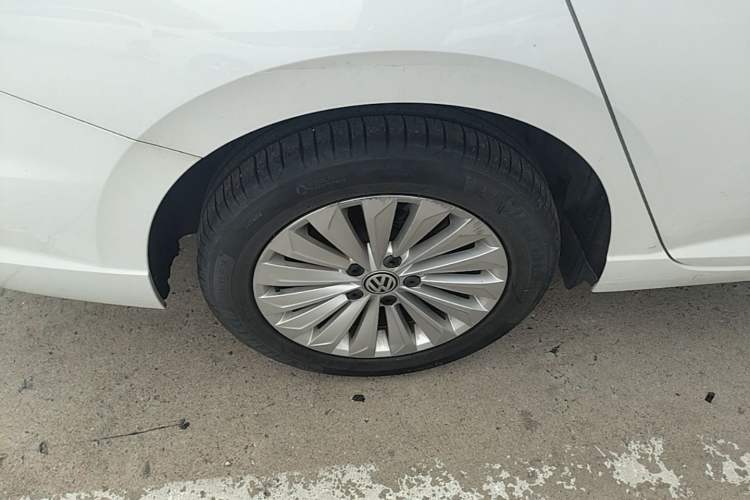 Used Volkswagen Lavida 2019 1.5L Automatic Comfort Edition China VI Standard Exterior 5