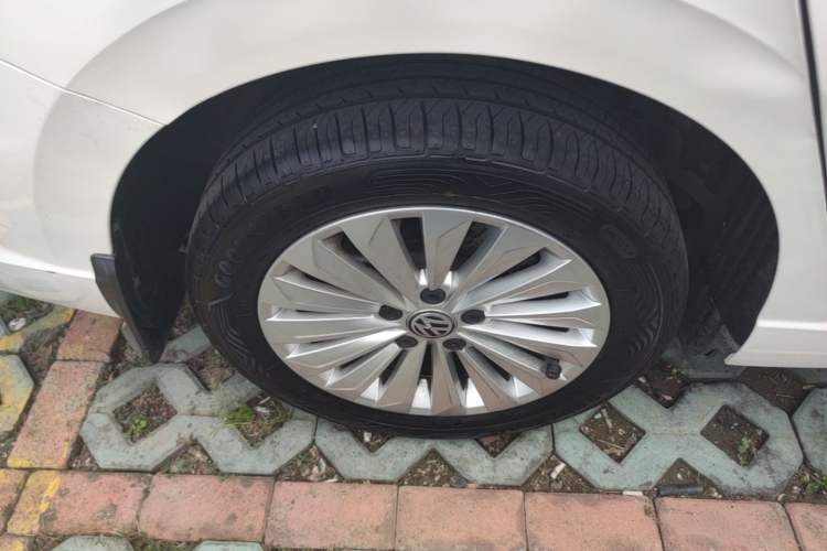 Used Volkswagen Lavida 2019 1.5L Automatic Comfort Edition China VI Standard Exterior 5
