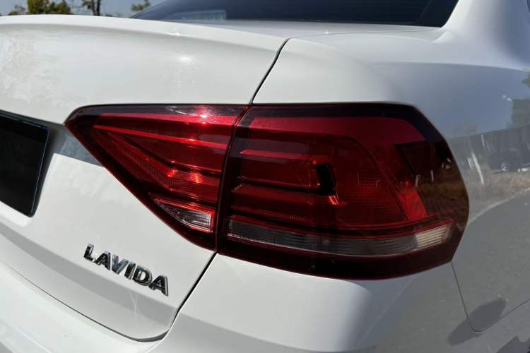Used Volkswagen Lavida 2019 Lavida Start 1.5L Manual Fashion Edition China VI Standard Exterior 9