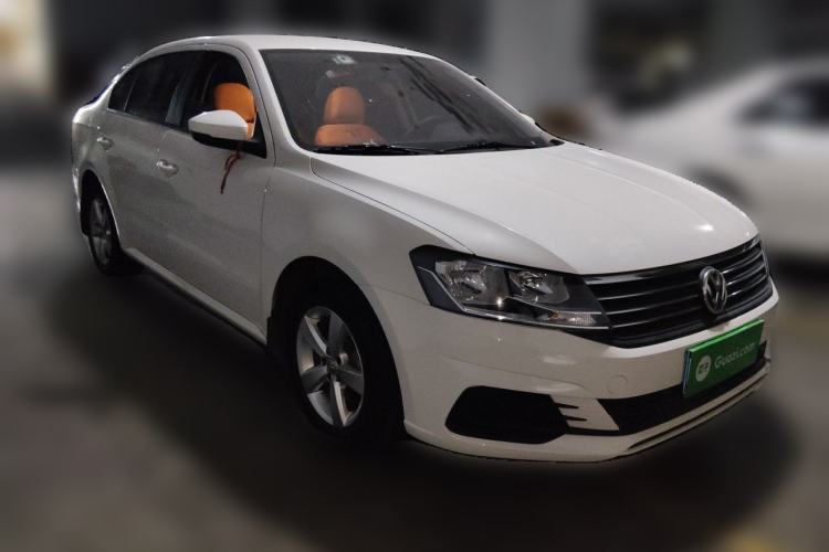Used Volkswagen Lavida 2019 Lavida Start 1.5L Manual Fashion Edition China VI Standard Front Right 45 Deg