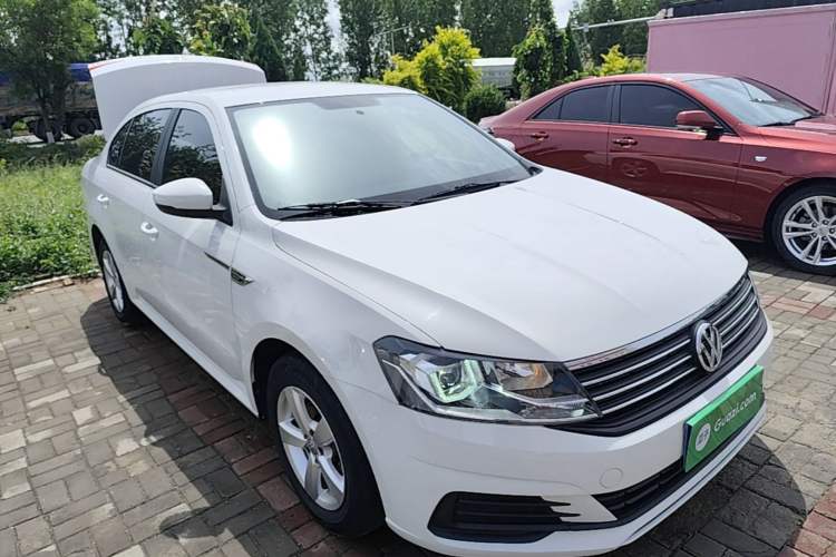 Used Volkswagen Lavida 2019 Lavida Start 1.5L Manual Fashion Edition China VI Standard Front Right 45 Deg