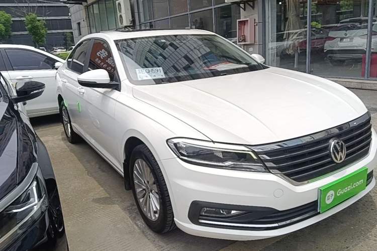 Used Volkswagen Lavida 2019 1.5L Automatic Comfort Edition China VI Standard Front Right 45 Deg