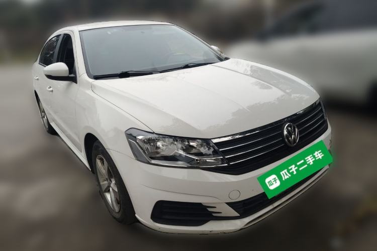 Used Volkswagen Lavida 2019 Lavida Start 1.5L Manual Fashion Edition China VI Standard Front Right 45 Deg