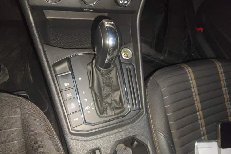 Used Volkswagen Lavida 2019 Hatchback 280TSI DSG Comfort Edition China VI Standard Gear Lever