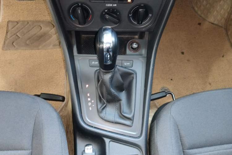 Used Volkswagen Lavida 2019 Lavida Start 1.5L Automatic Trendy Version China VI Standard Gear Lever
