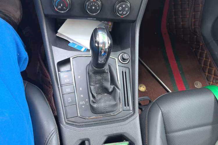 Used Volkswagen Lavida 2019 1.5L Automatic Comfort Edition China VI Standard Gear Lever