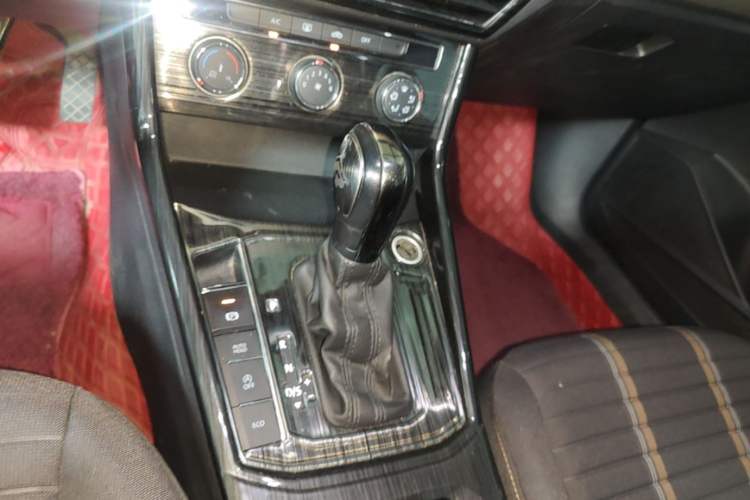 Used Volkswagen Lavida 2019 Hatchback 280TSI DSG Comfort Edition China VI Standard Gear Lever