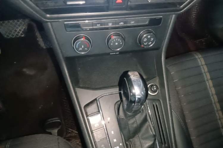 Used Volkswagen Lavida 2019 280TSI DSG Comfort Edition China VI standard Gear Lever