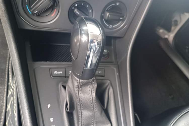 Used Volkswagen Lavida 2019 Lavida Start 1.5L Automatic Trendy Version China VI Standard Gear Lever