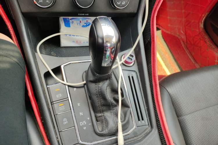 Used Volkswagen Lavida 2019 1.5L Automatic Comfort Edition China VI Standard Gear Lever