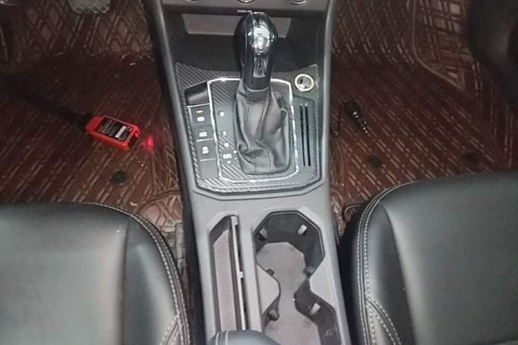 Used Volkswagen Lavida 2019 1.5L Automatic Vision Edition China VI Standard Gear Lever