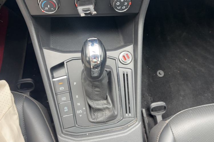 Used Volkswagen Lavida 2019 1.5L Automatic Comfort Edition China VI Standard Gear Lever