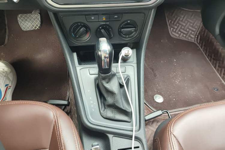 Used Volkswagen Lavida 2019 Lavida Start 1.5L Automatic Trendy Version China VI Standard Gear Lever