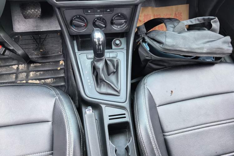 Used Volkswagen Lavida 2019 Lavida Start 1.5L Automatic Trendy Version China VI Standard Gear Lever