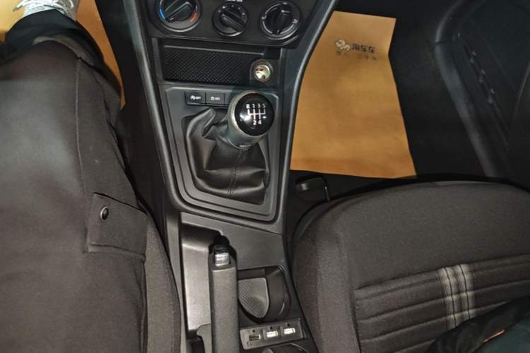 Used Volkswagen Lavida 2019 Lavida Start 1.5L Manual Fashion Edition China VI Standard Gear Lever