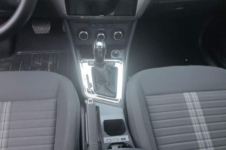 Used Volkswagen Lavida 2019 Lavida Start 1.5L Automatic Trendy Version China VI Standard Gear Lever
