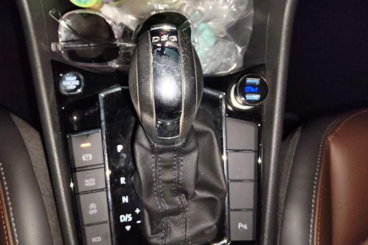 Used Volkswagen Lavida 2019 280TSI DSG Luxury Edition China VI Standard Gear Lever