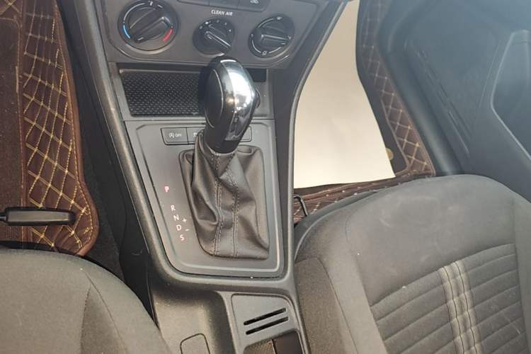 Used Volkswagen Lavida 2019 Lavida Start 1.5L Automatic Trendy Version China VI Standard Gear Lever