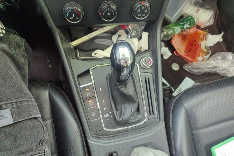 Used Volkswagen Lavida 2019 1.5L Automatic Comfort Edition China VI Standard Gear Lever