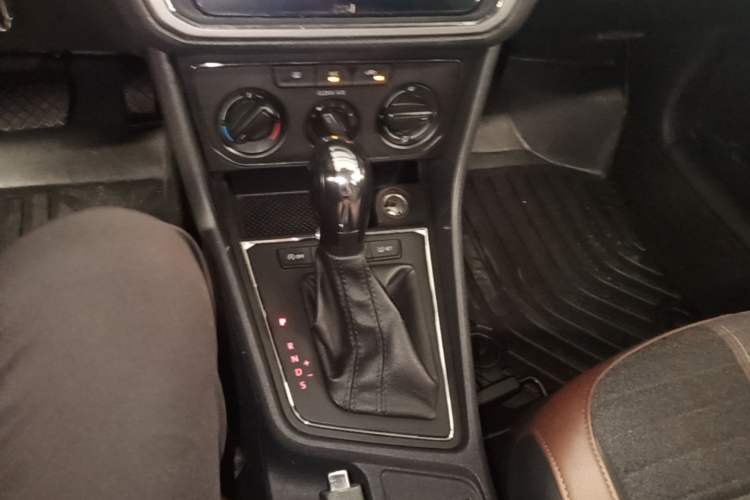 Used Volkswagen Lavida 2019 Lavida Start 1.5L Automatic Comfort Edition China VI Standard Gear Lever
