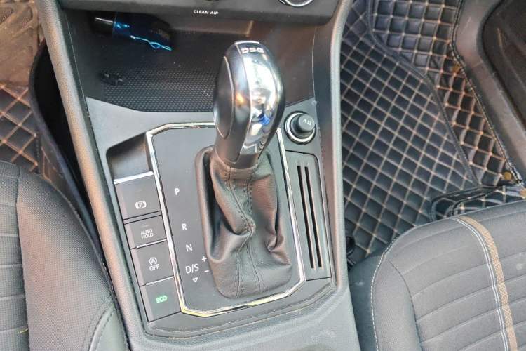 Used Volkswagen Lavida 2019 280TSI DSG Comfort Edition China VI standard Gear Lever