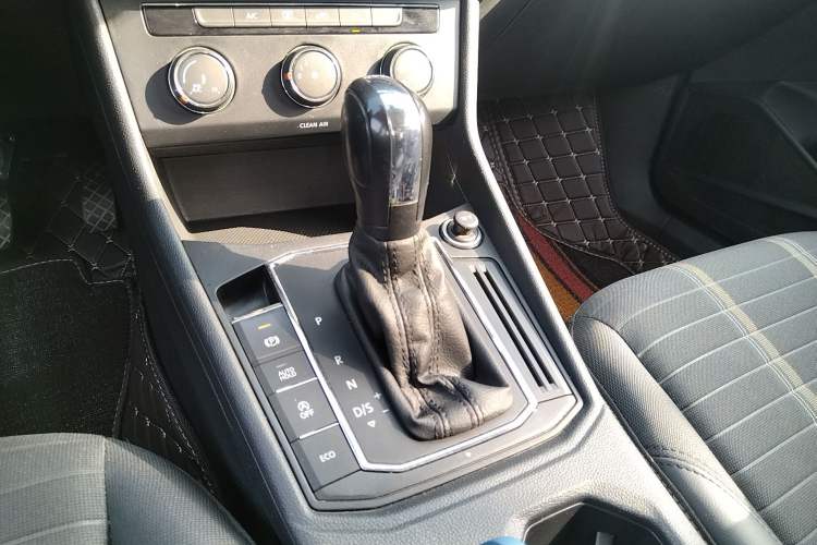 Used Volkswagen Lavida 2019 280TSI DSG Comfort Edition China VI standard Gear Lever