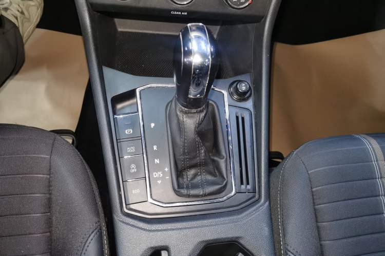 Used Volkswagen Lavida 2019 280TSI DSG Comfort Edition China VI standard Gear Lever