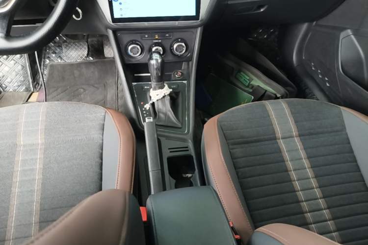 Used Volkswagen Lavida 2019 Lavida Start 1.5L Automatic Comfort Edition China VI Standard Gear Lever