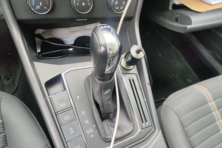 Used Volkswagen Lavida 2019 280TSI DSG Comfort Edition China VI standard Gear Lever