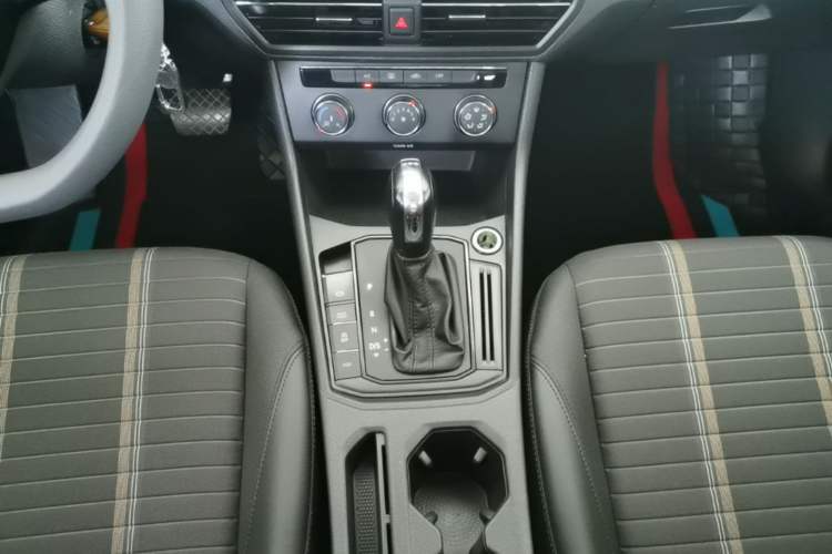 Used Volkswagen Lavida 2019 280TSI DSG Comfort Edition China VI standard Gear Lever