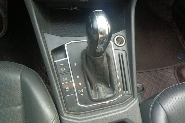 Used Volkswagen Lavida 2019 1.5L Automatic Comfort Edition China VI Standard Gear Lever