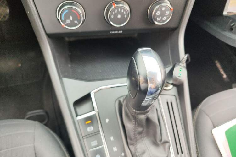 Used Volkswagen Lavida 2019 1.5L Automatic Vision Edition China VI Standard Gear Lever