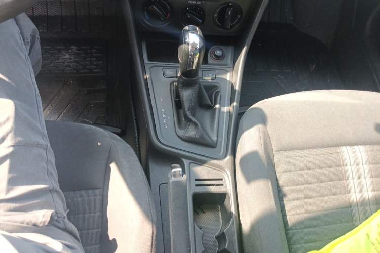 Used Volkswagen Lavida 2019 Lavida Start 1.5L Automatic Trendy Version China VI Standard Gear Lever