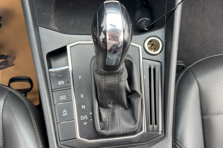 Used Volkswagen Lavida 2019 1.5L Automatic Comfort Edition China VI Standard Gear Lever