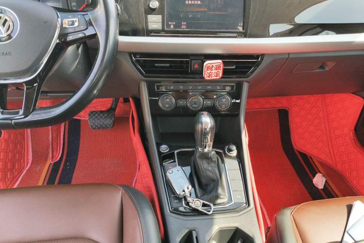 Used Volkswagen Lavida 2019 280TSI DSG Luxury Edition China VI Standard Gear Lever