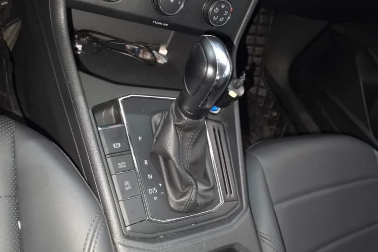 Used Volkswagen Lavida 2019 1.5L Automatic Comfort Edition China VI Standard Gear Lever