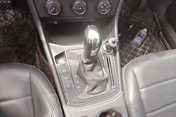 Used Volkswagen Lavida 2019 1.5L Automatic Comfort Edition China VI Standard Gear Lever