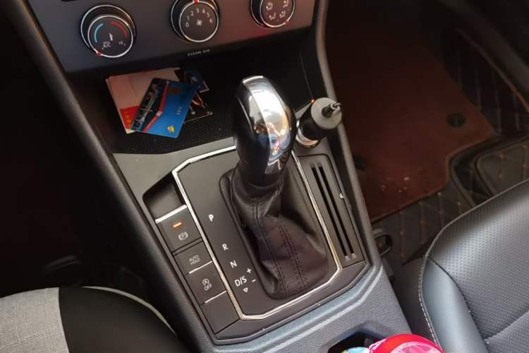 Used Volkswagen Lavida 2019 1.5L Automatic Comfort Edition China VI Standard Gear Lever