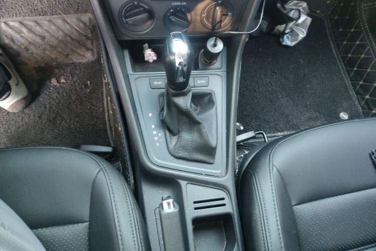 Used Volkswagen Lavida 2019 Lavida Start 1.5L Automatic Trendy Version China VI Standard Gear Lever