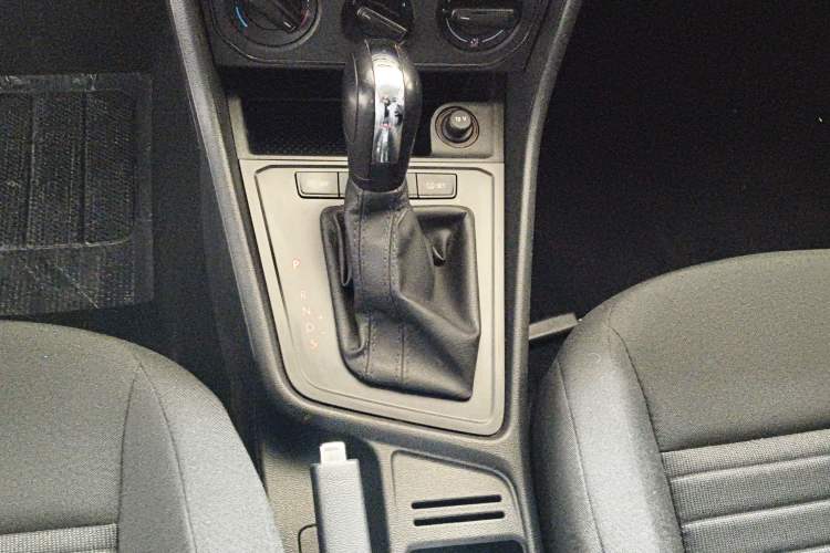 Used Volkswagen Lavida 2019 Lavida Start 1.5L Automatic Trendy Version China VI Standard Gear Lever