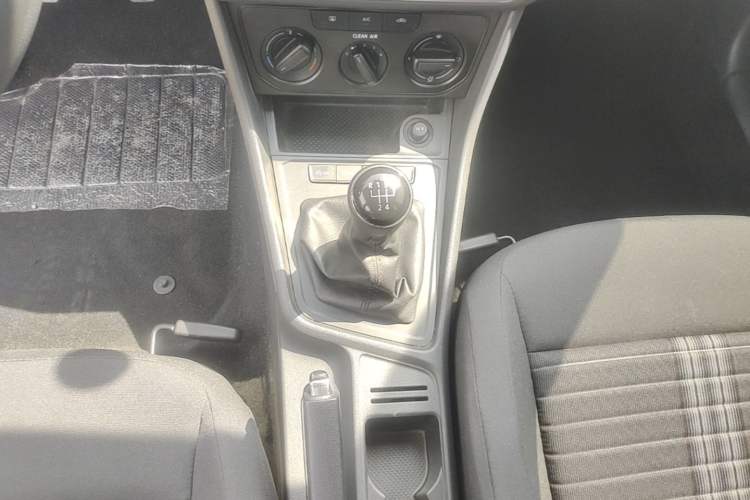 Used Volkswagen Lavida 2019 Lavida Start 1.5L Manual Fashion Edition China VI Standard Gear Lever
