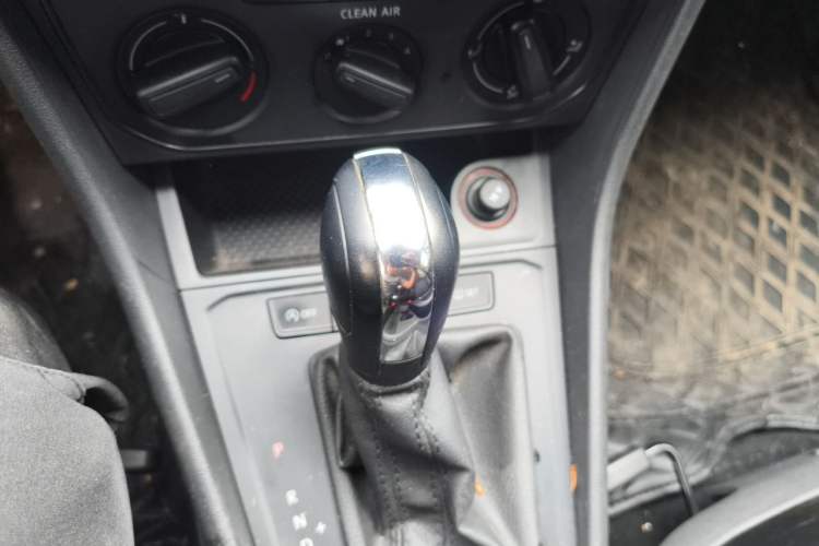Used Volkswagen Lavida 2019 Lavida Start 1.5L Automatic Trendy Version China VI Standard Gear Lever