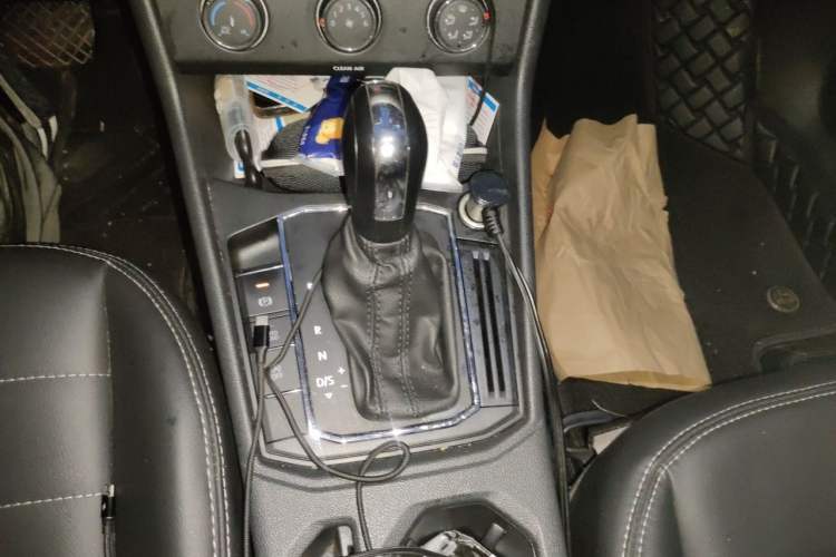 Used Volkswagen Lavida 2019 1.5L Automatic Vision Edition China VI Standard Gear Lever